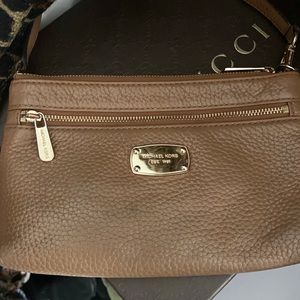 COPY - Michael kors wristlet